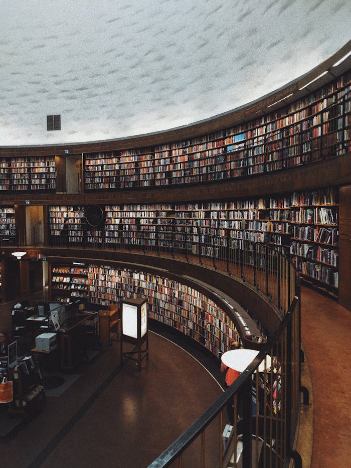 Regale voll Bücher